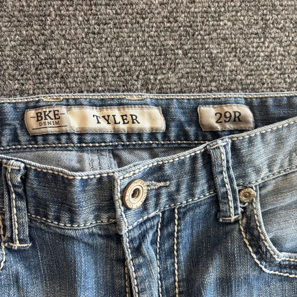 BKE Tyler Straight Leg Jeans Mens 29R Medium Wash Embroidered Heavy Stitch 29x30